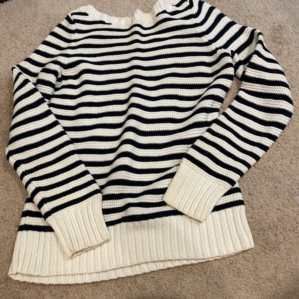 black and white knitted sweater